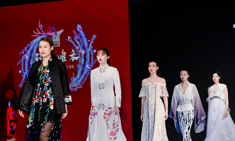 服裝展走秀.png 服裝展走秀.png